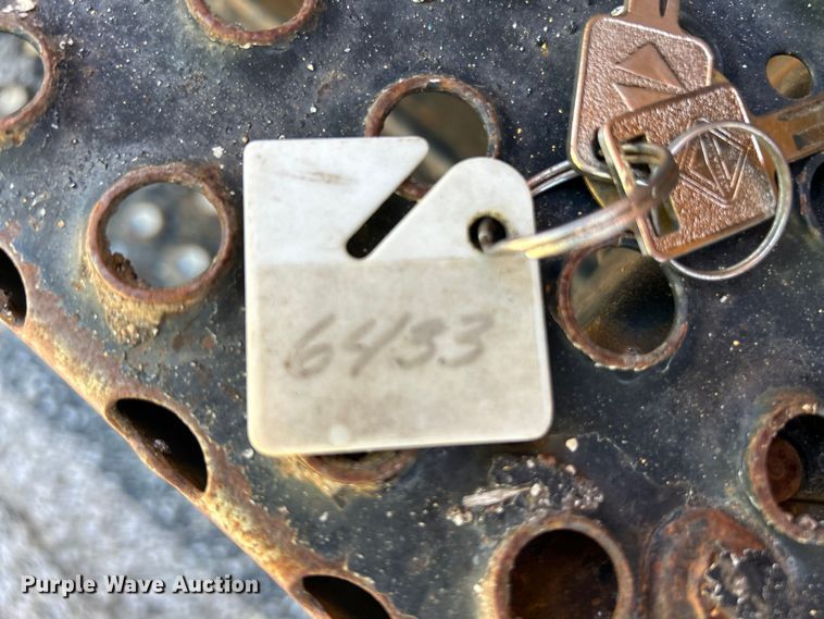 image for item NL9587 2001 International 4900  dump truck