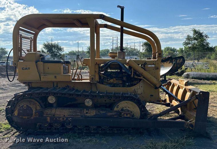 image for item NP9449 1960 Caterpillar D6B  dozer