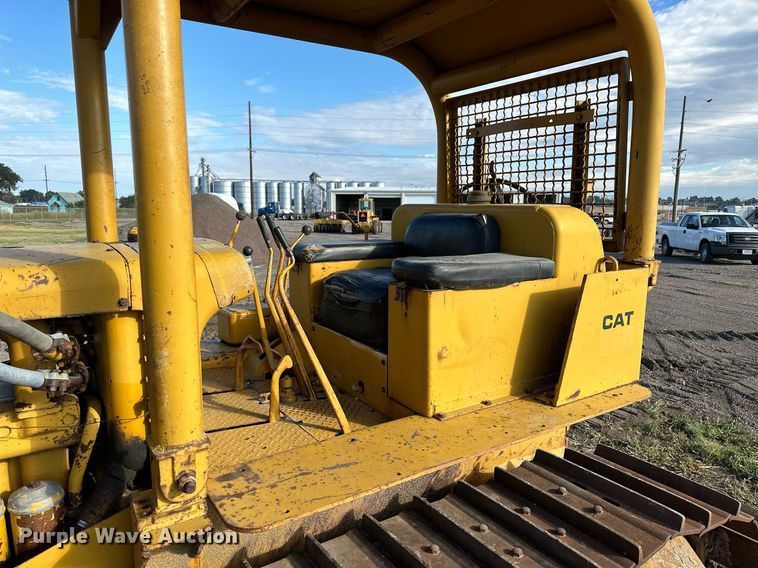 image for item NP9449 1960 Caterpillar D6B  dozer