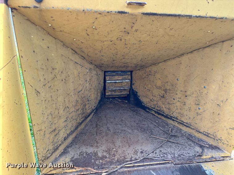 image for item NP9451 1993 Vermeer BC906  wood chipper