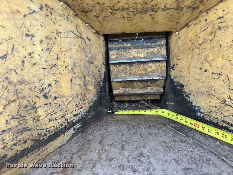 image for item NP9451 1993 Vermeer BC906  wood chipper