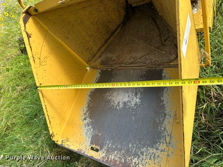 image for item NP9451 1993 Vermeer BC906  wood chipper