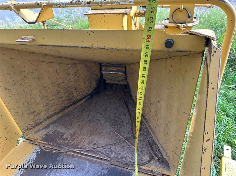 image for item NP9451 1993 Vermeer BC906  wood chipper