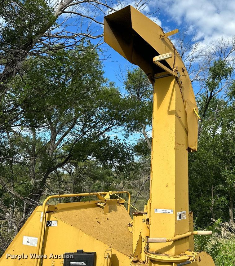 image for item NP9451 1993 Vermeer BC906  wood chipper