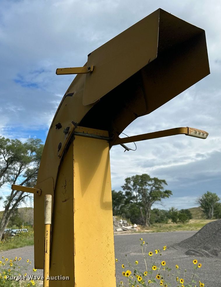 image for item NP9451 1993 Vermeer BC906  wood chipper