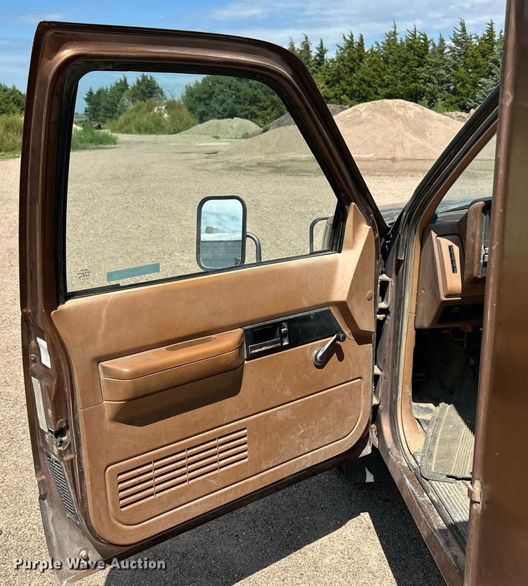 image for item NP9453 1990  Chevrolet C3500  utility bed pickup truck