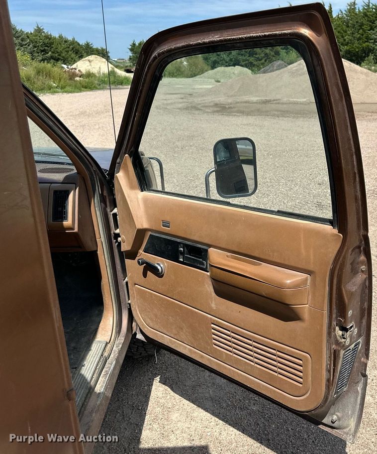 image for item NP9453 1990  Chevrolet C3500  utility bed pickup truck