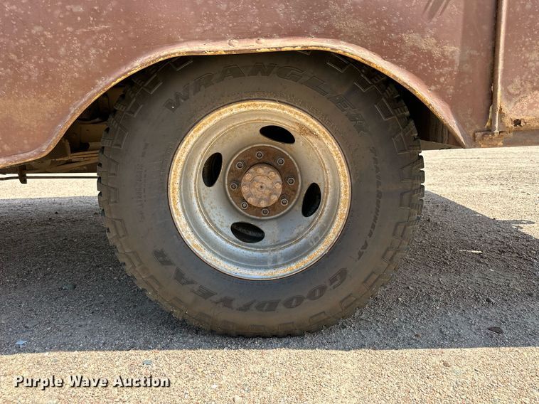 image for item NP9453 1990  Chevrolet C3500  utility bed pickup truck