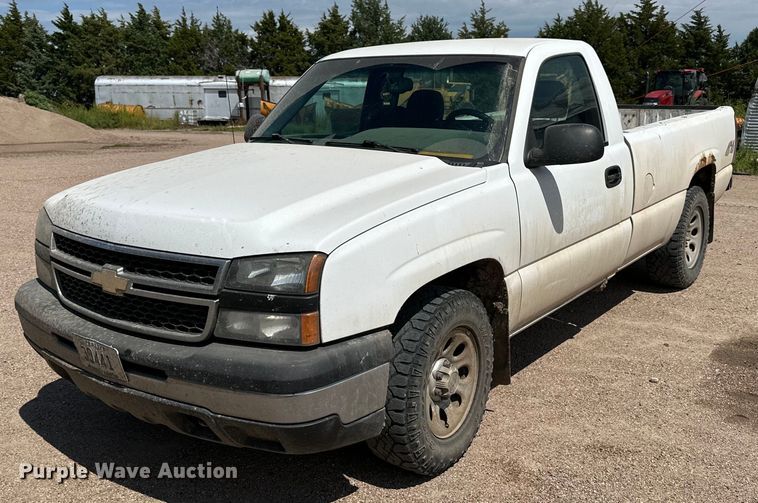 image for item NP9454 2007 Chevrolet Silverado Classic 1500  pickup truck