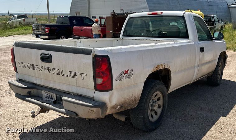 image for item NP9454 2007 Chevrolet Silverado Classic 1500  pickup truck