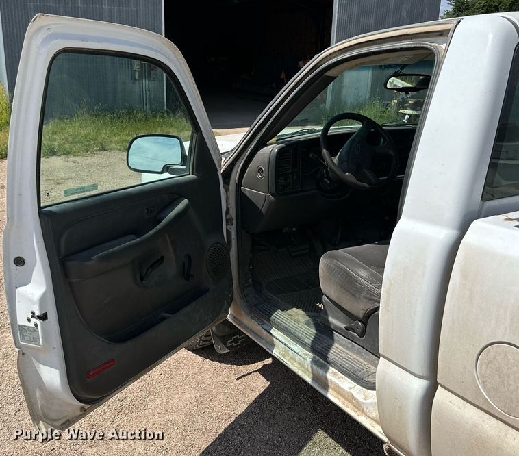 image for item NP9454 2007 Chevrolet Silverado Classic 1500  pickup truck