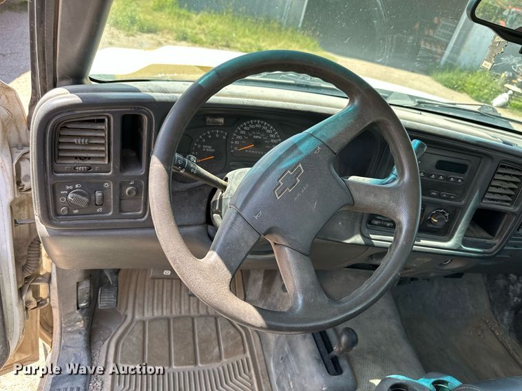 image for item NP9454 2007 Chevrolet Silverado Classic 1500  pickup truck