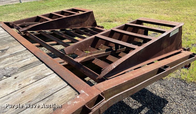 image for item NT9438 1999 Jennings' Trailer Mfg. Sure-Pull  equipment trailer