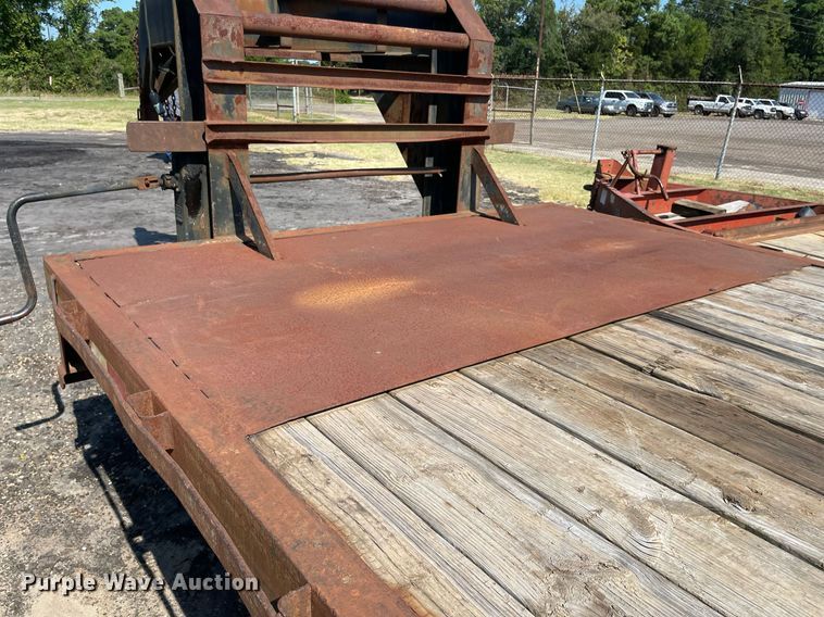 image for item NT9438 1999 Jennings' Trailer Mfg. Sure-Pull  equipment trailer