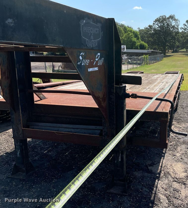 image for item NT9438 1999 Jennings' Trailer Mfg. Sure-Pull  equipment trailer