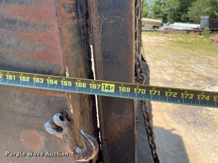 image for item NT9449 2011 Volvo dump truck