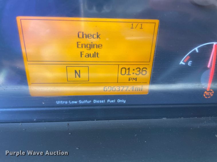 image for item NT9449 2011 Volvo dump truck