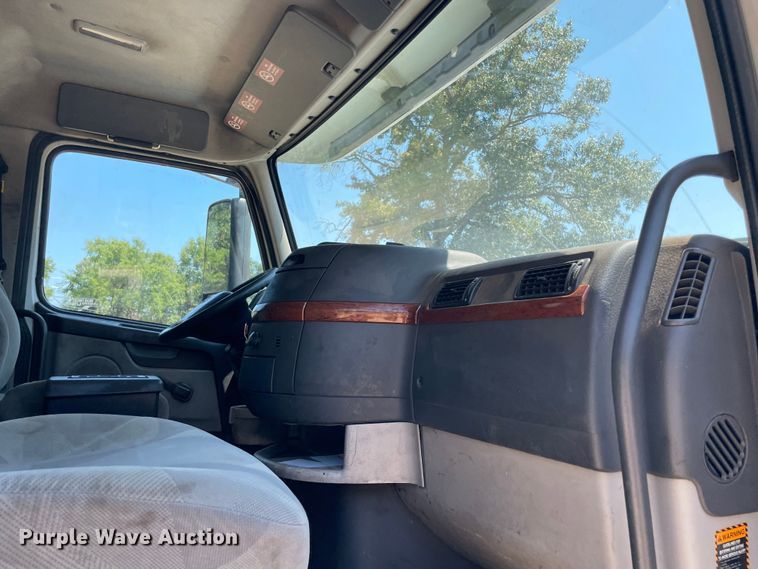 image for item NT9449 2011 Volvo dump truck