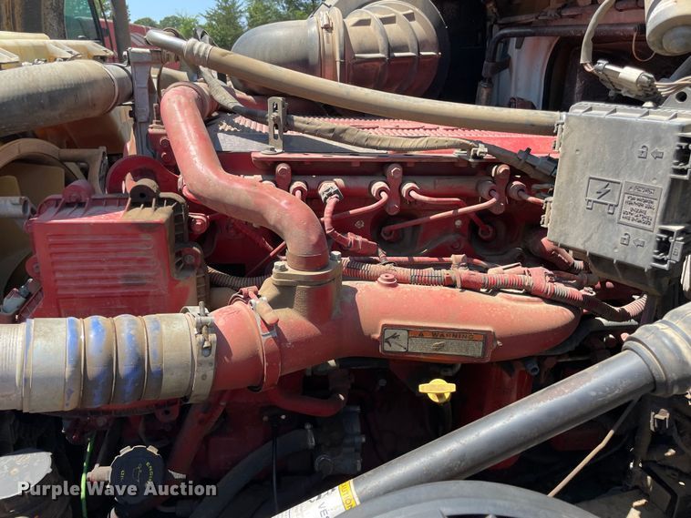 image for item NT9449 2011 Volvo dump truck