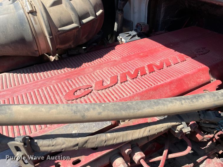 image for item NT9449 2011 Volvo dump truck