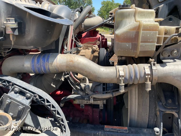 image for item NT9449 2011 Volvo dump truck