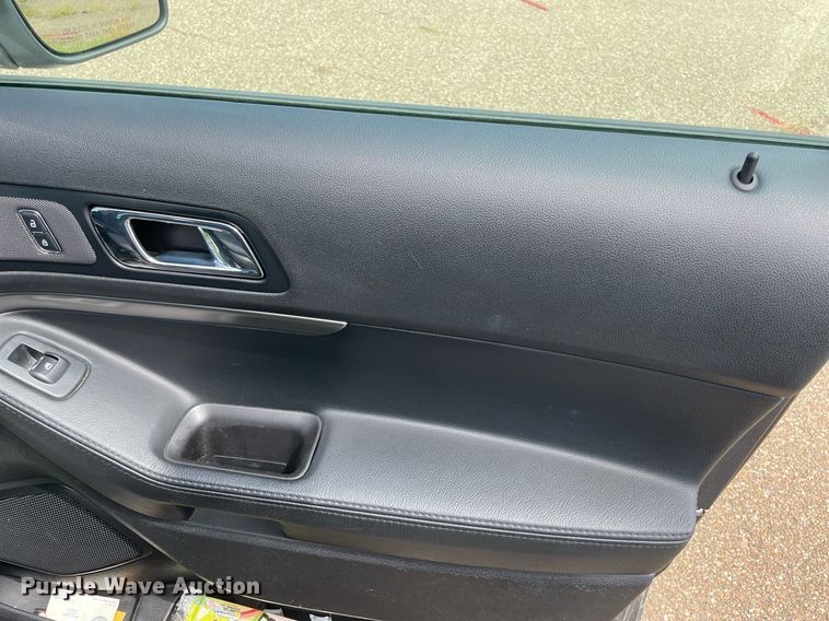 image for item NT9456 2017 Ford Explorer Police Interceptor  SUV