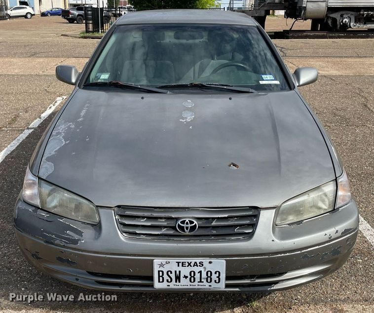 image for item NT9457 1997 Toyota Camry LE