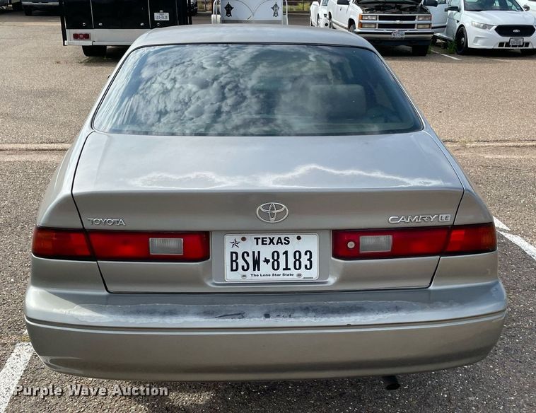 image for item NT9457 1997 Toyota Camry LE