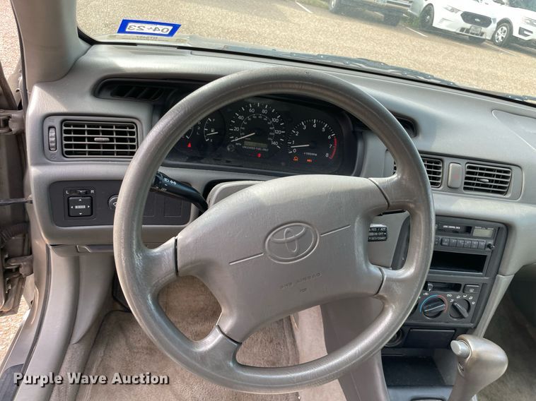 image for item NT9457 1997 Toyota Camry LE