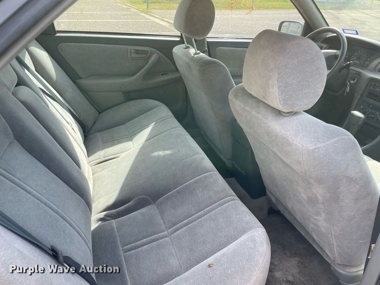 image for item NT9457 1997 Toyota Camry LE