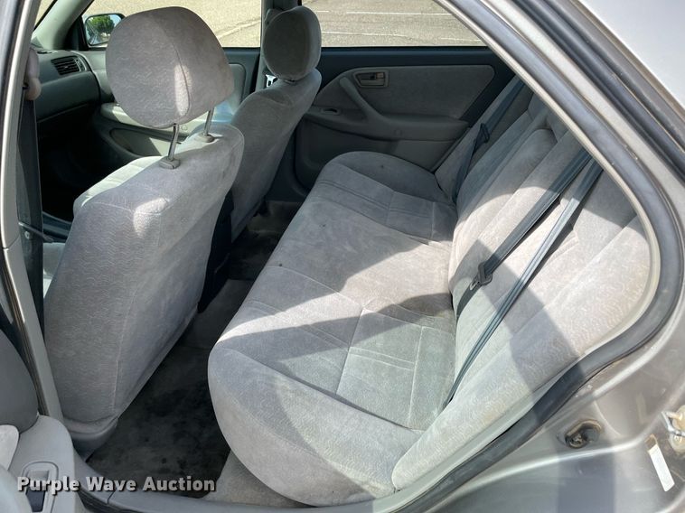 image for item NT9457 1997 Toyota Camry LE