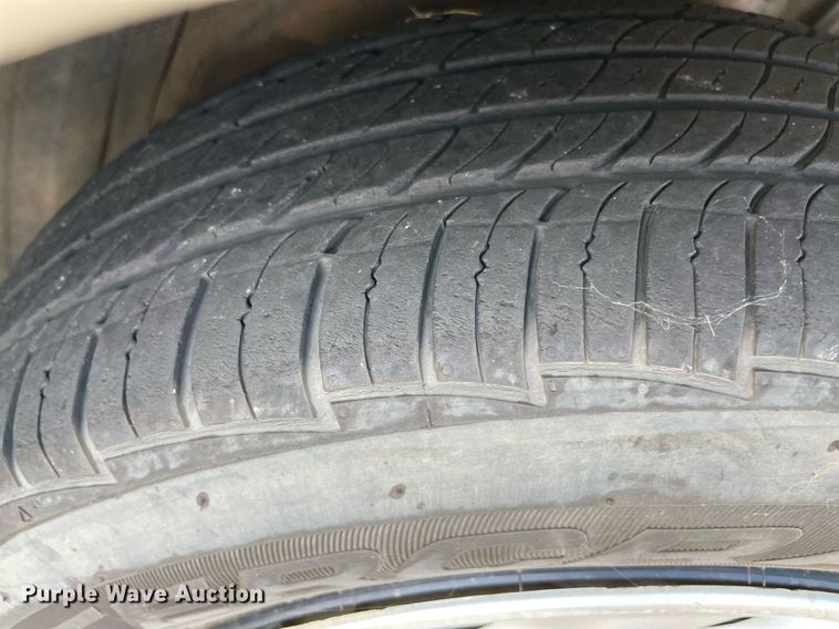 image for item NT9457 1997 Toyota Camry LE