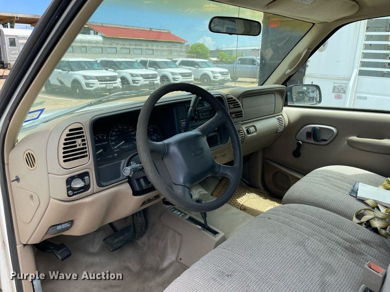 image for item NT9464 1998 Chevrolet 1500  Ext. Cab pickup truck