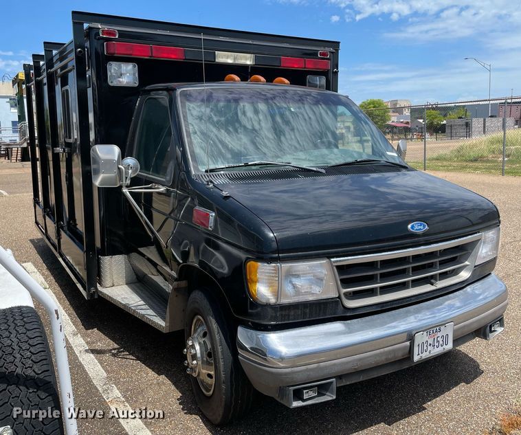 image for item NT9465 1995 Ford Econoline  ambulance