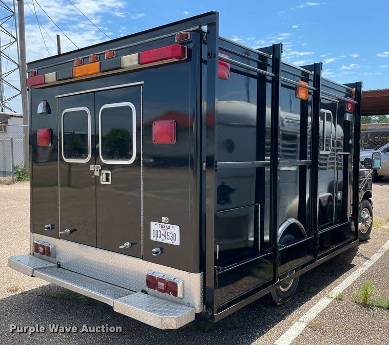 image for item NT9465 1995 Ford Econoline  ambulance