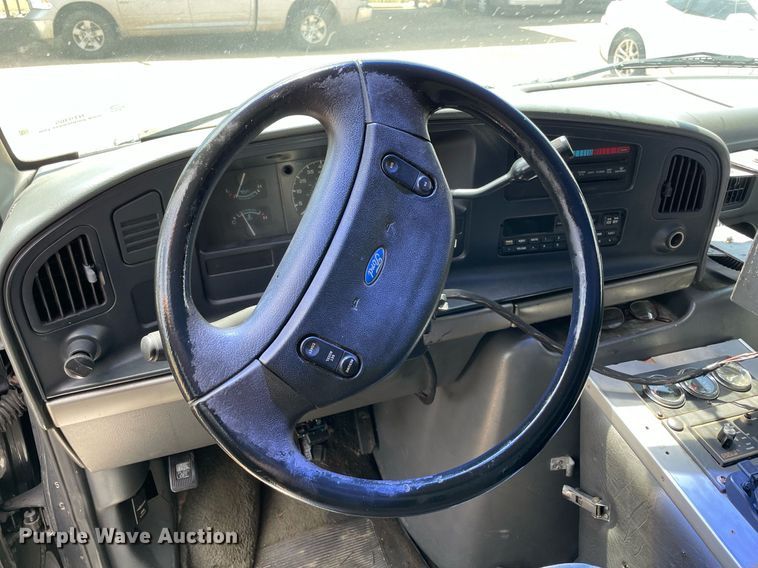 image for item NT9465 1995 Ford Econoline  ambulance