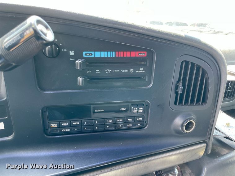 image for item NT9465 1995 Ford Econoline  ambulance