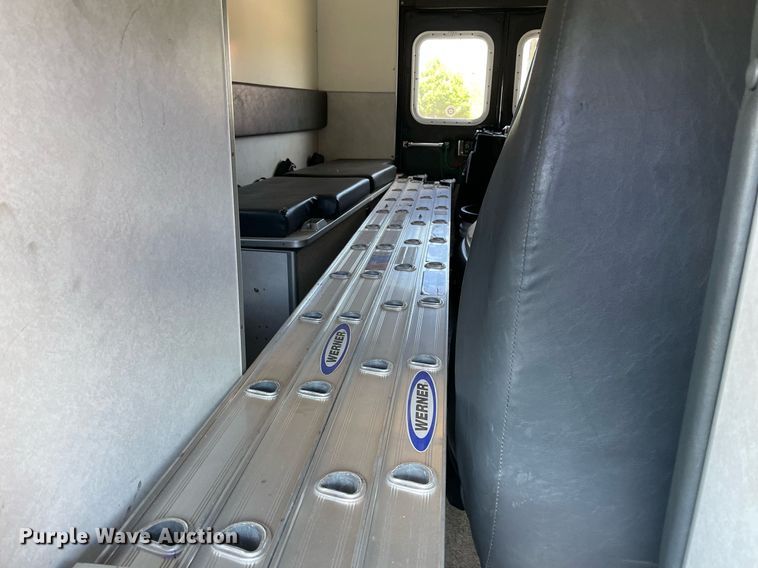 image for item NT9465 1995 Ford Econoline  ambulance