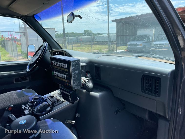 image for item NT9465 1995 Ford Econoline  ambulance