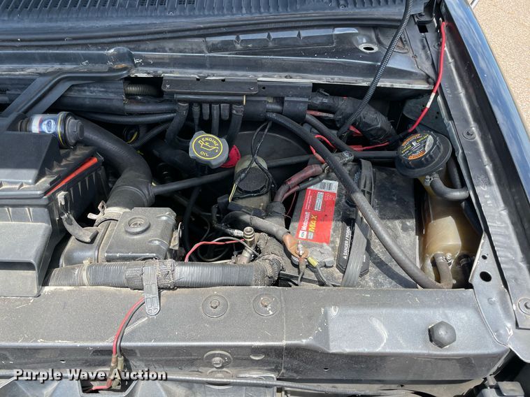 image for item NT9465 1995 Ford Econoline  ambulance