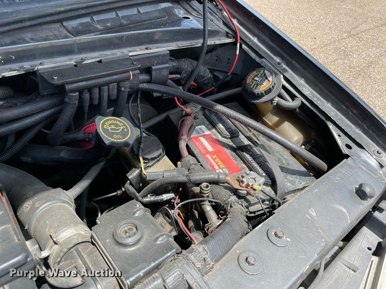 image for item NT9465 1995 Ford Econoline  ambulance