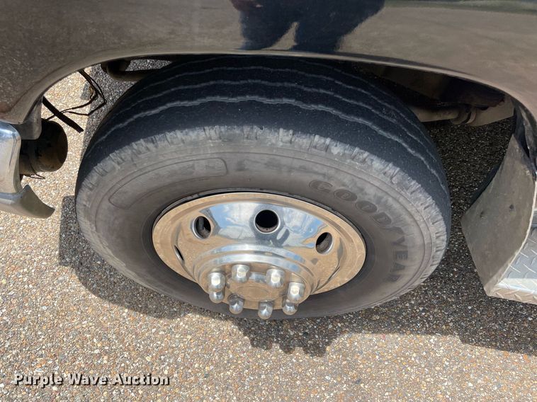 image for item NT9465 1995 Ford Econoline  ambulance