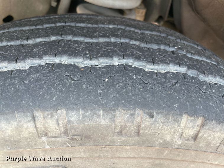 image for item NT9465 1995 Ford Econoline  ambulance