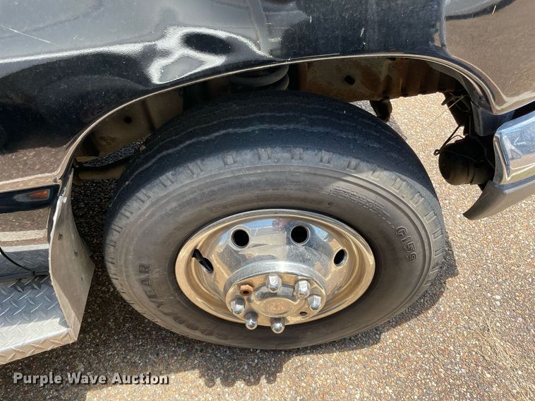 image for item NT9465 1995 Ford Econoline  ambulance