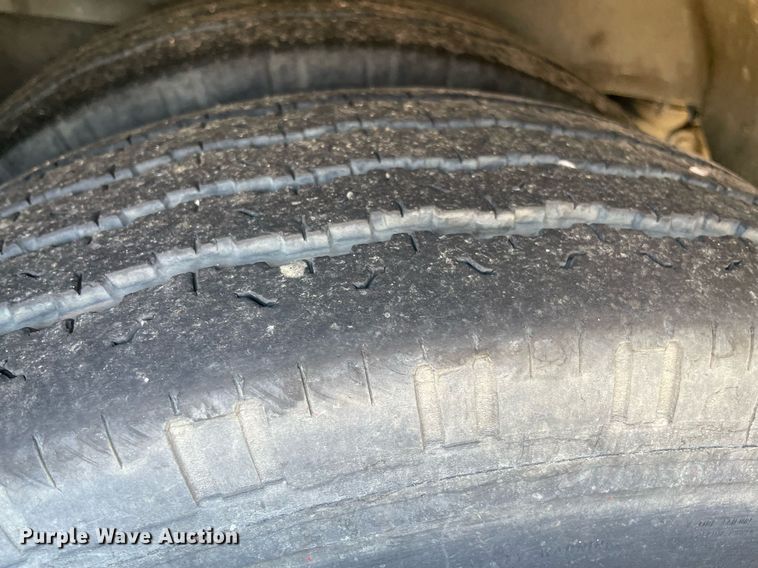 image for item NT9465 1995 Ford Econoline  ambulance