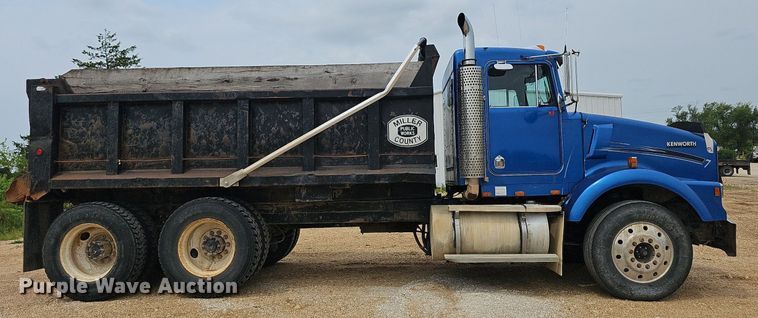 image for item NT9775 1987 Kenworth 800 dump truck