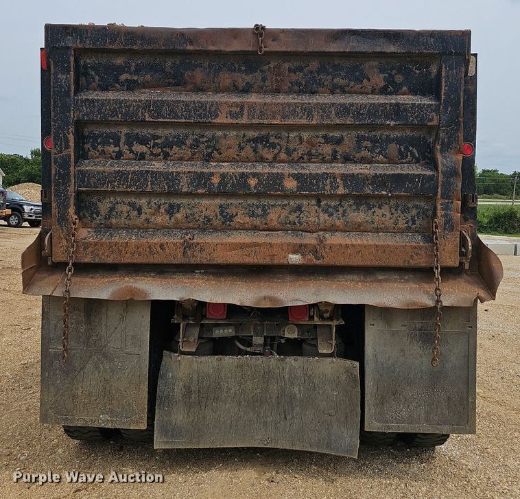 image for item NT9775 1987 Kenworth 800 dump truck