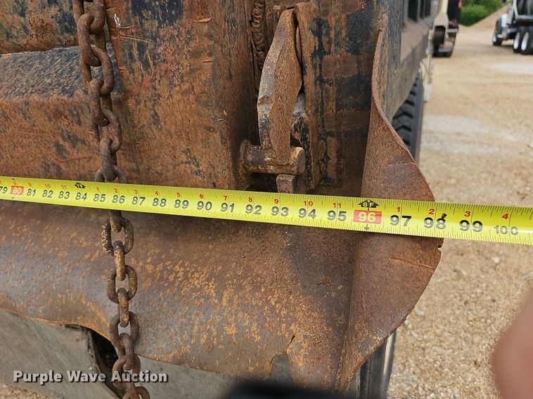 image for item NT9775 1987 Kenworth 800 dump truck