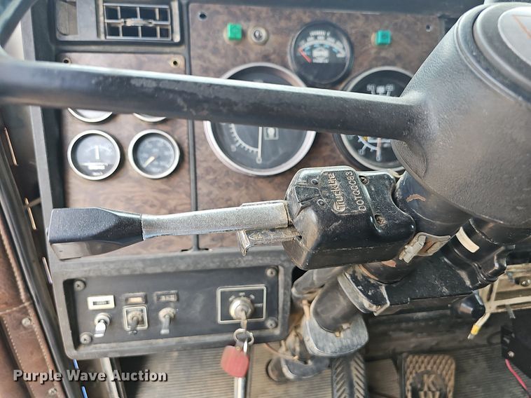 image for item NT9775 1987 Kenworth 800 dump truck