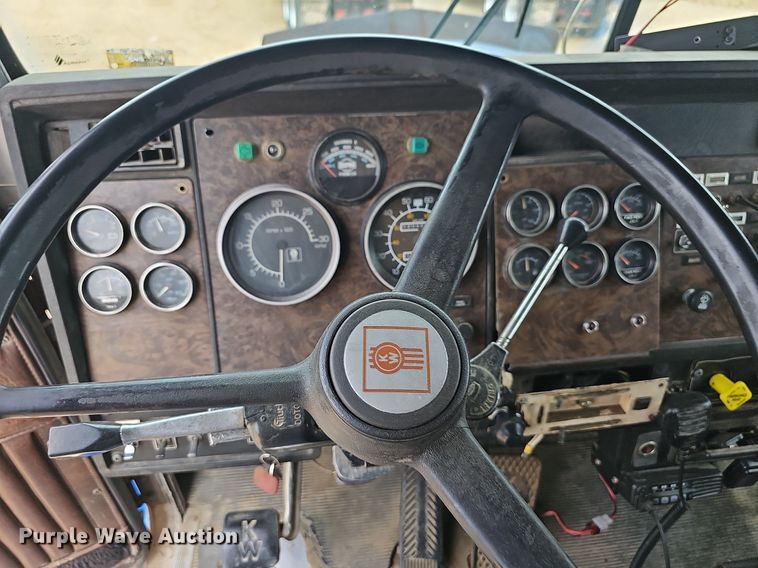 image for item NT9775 1987 Kenworth 800 dump truck